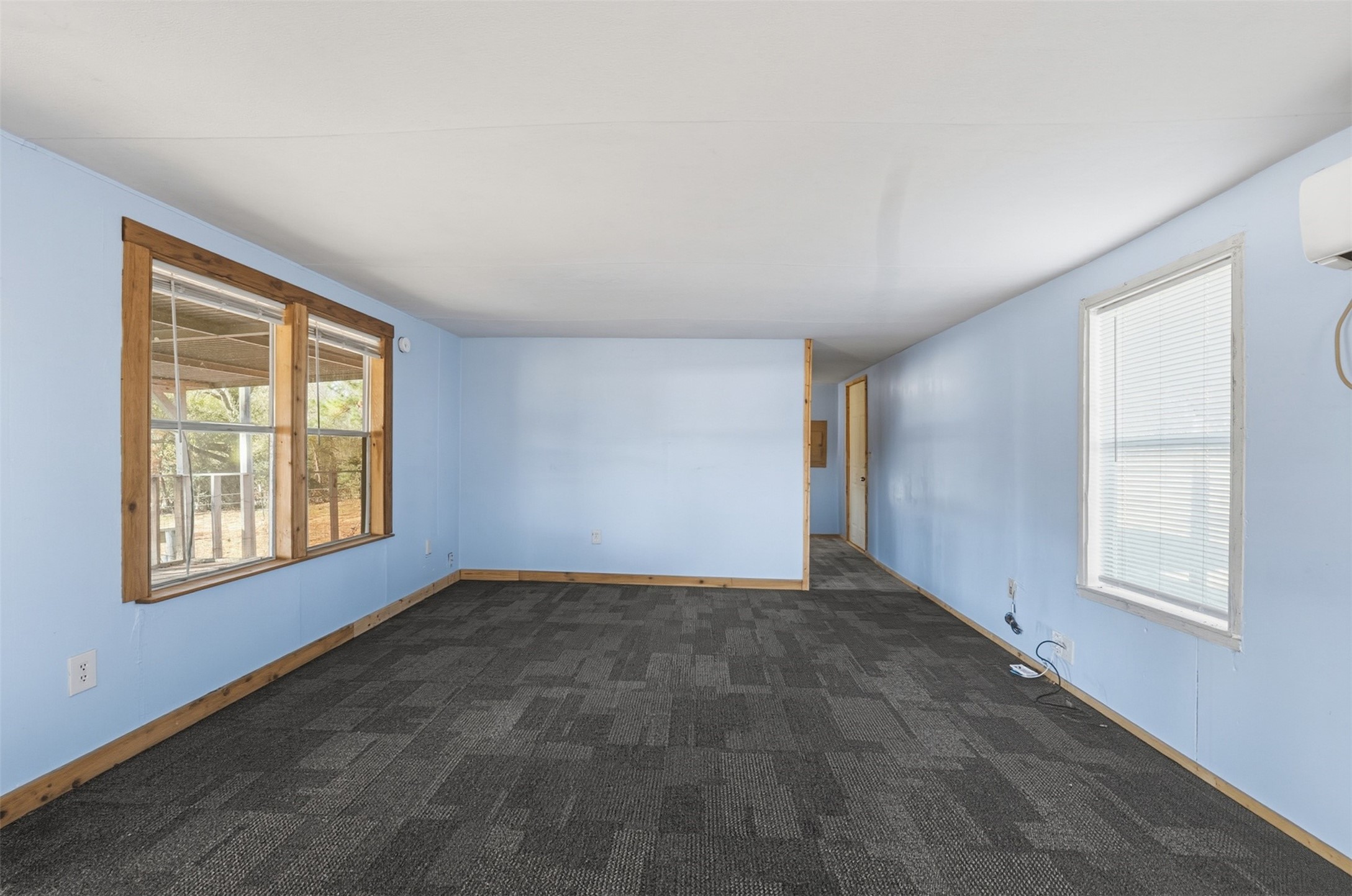 4027 Spring Branch Road Montgomery, TX 77316 - Photo 25 of 32 an empty room with windows