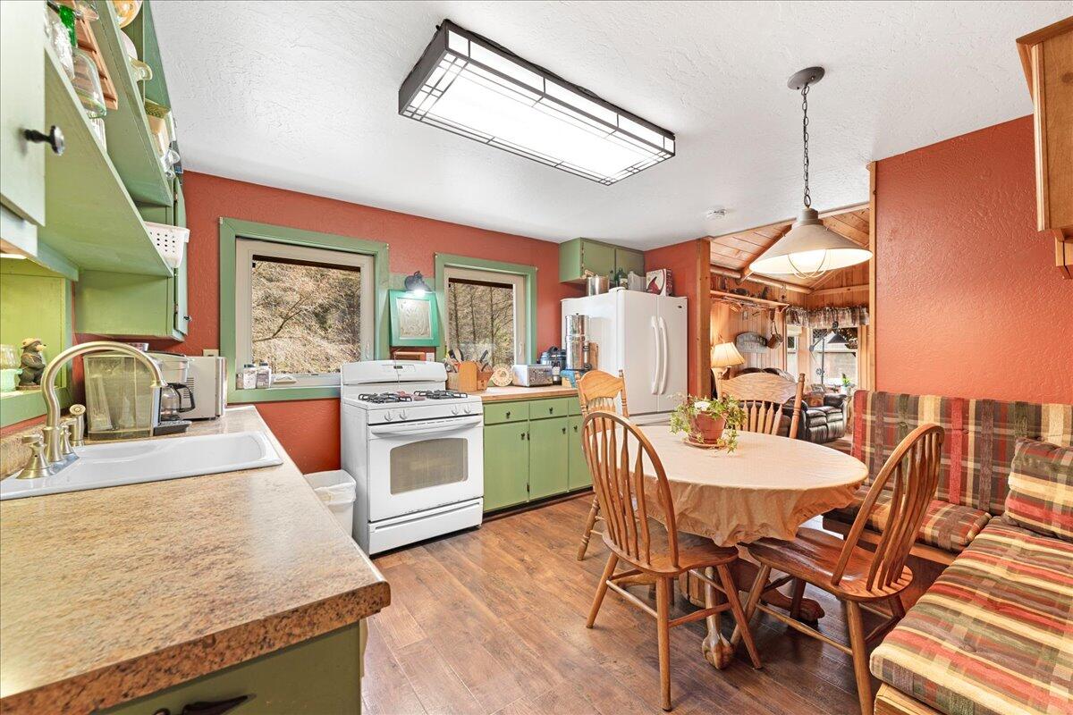 9972 Elk Creek Road Prospect, OR 97536 - Photo 11 of 46 59-DSC1971