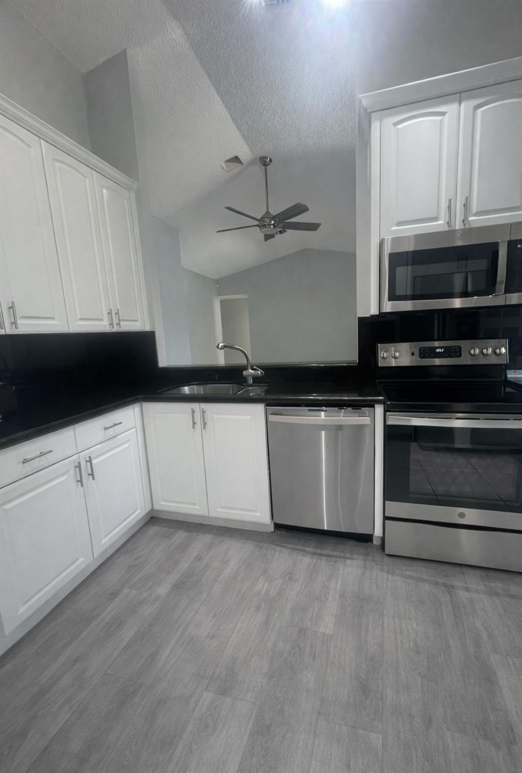 21023 Rustlewood Avenue Boca Raton, FL 33428 - Photo 7 of 36 Photo 7