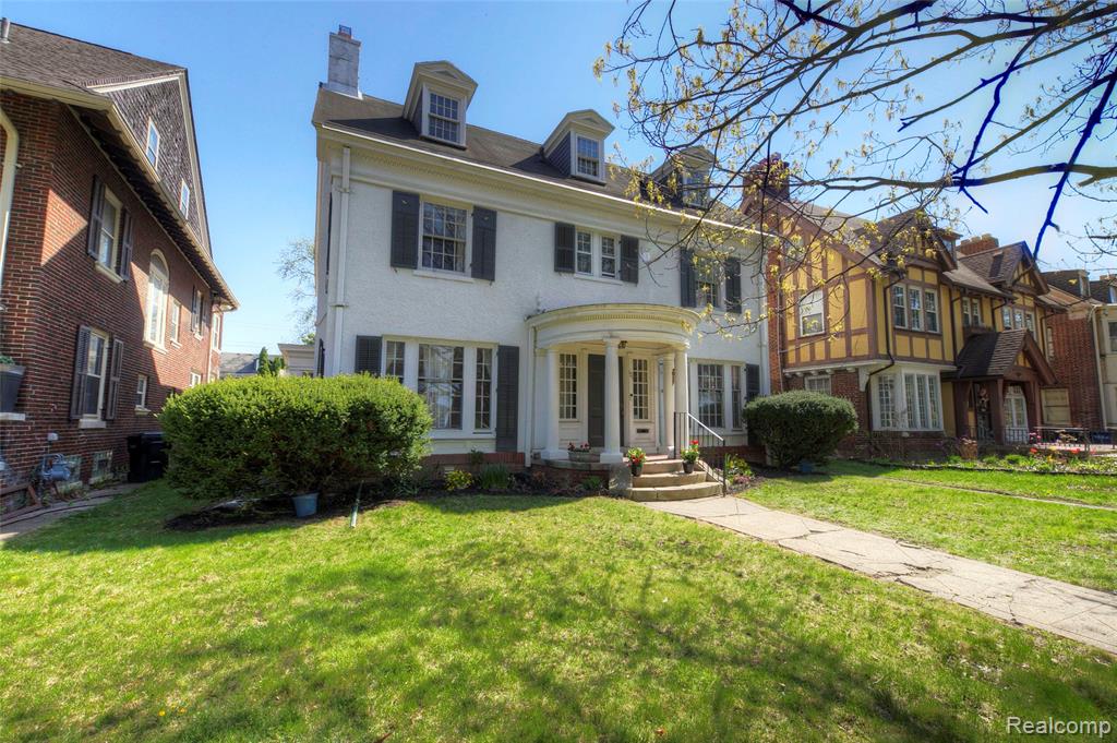 121 Longfellow Street Detroit, MI 48202 - Photo 7 of 87