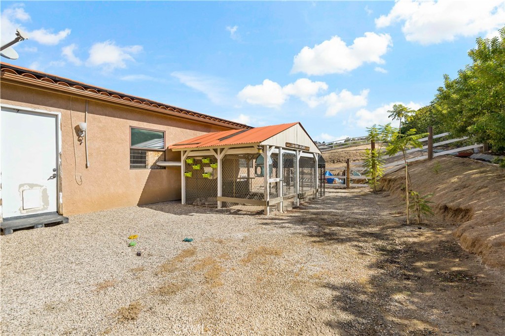 40430 Parado Del Sol Drive Temecula, CA 92592 - Photo 65 of 75 a view of a house with a patio