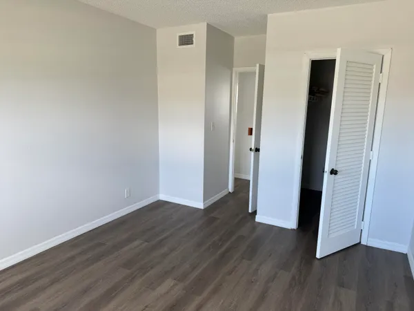 $1,300 | 1113 Lake Terrace, Unit 205, Boynton Beach, FL 33426