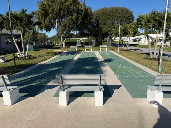 $1,300 | 1113 Lake Terrace, Unit 205, Boynton Beach, FL 33426