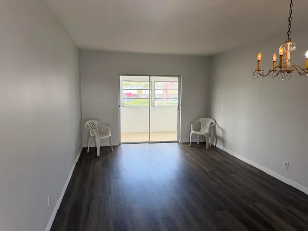 $1,300 | 1113 Lake Terrace, Unit 205, Boynton Beach, FL 33426