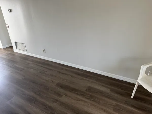 $1,300 | 1113 Lake Terrace, Unit 205, Boynton Beach, FL 33426