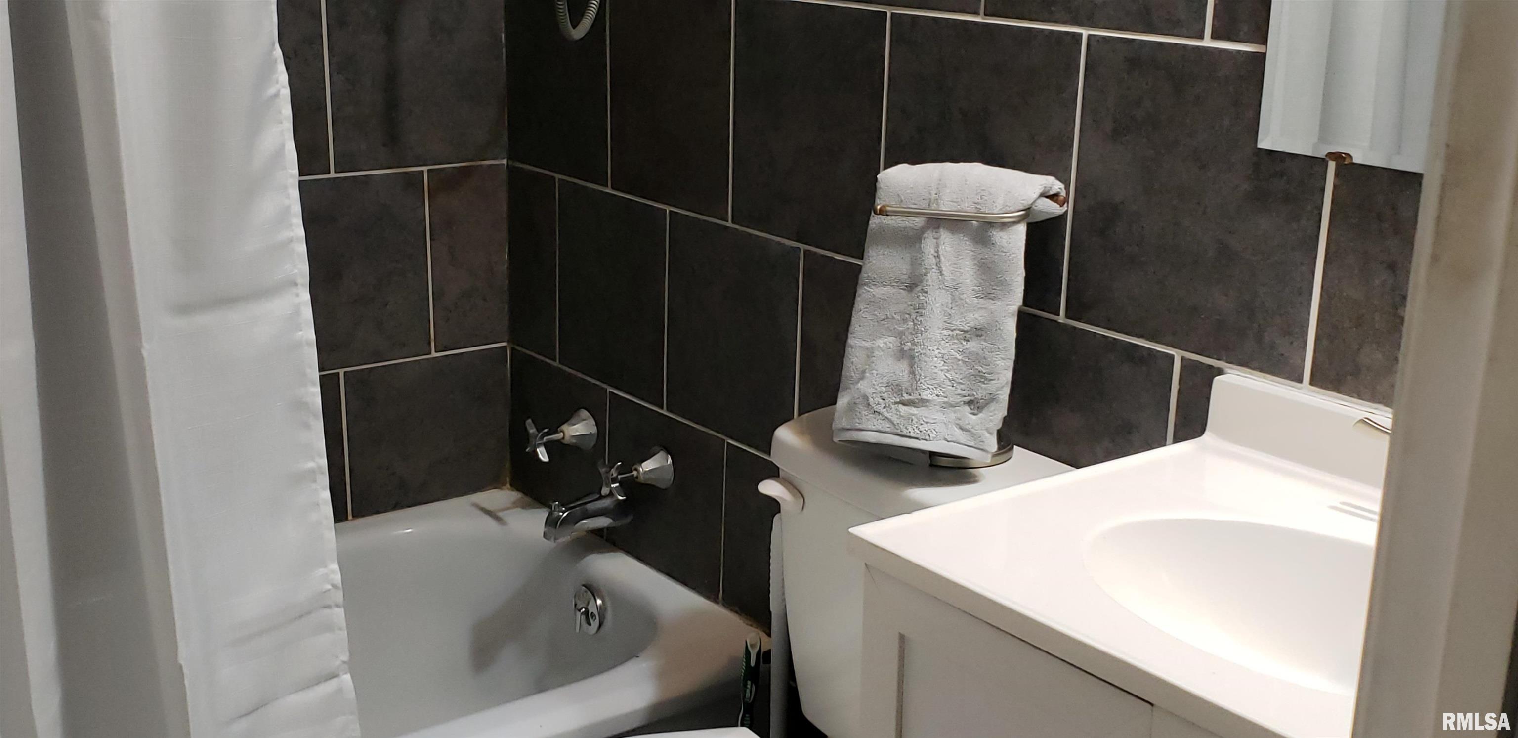 53 Lilac Lane Springfield, IL 62702 - Photo 11 of 18