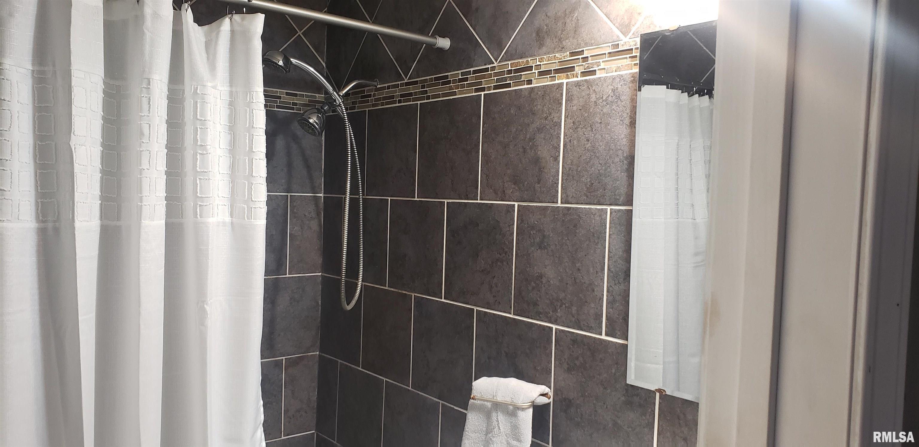 53 Lilac Lane Springfield, IL 62702 - Photo 12 of 18