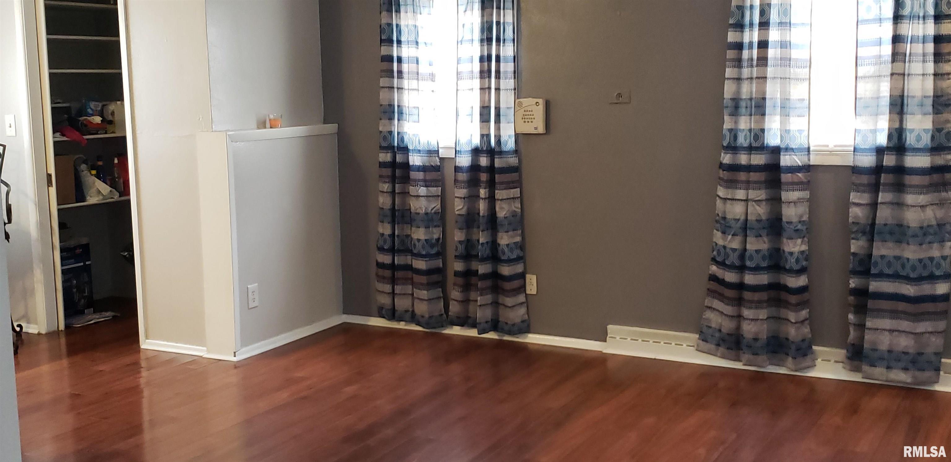 53 Lilac Lane Springfield, IL 62702 - Photo 4 of 18