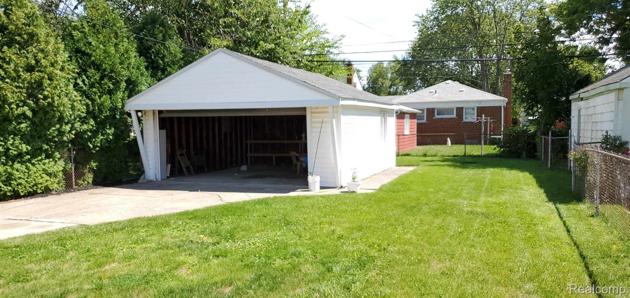 22094 Rausch Avenue Eastpointe, MI 48021 - Photo 10 of 28 Resized_20200812_123724.jpeg