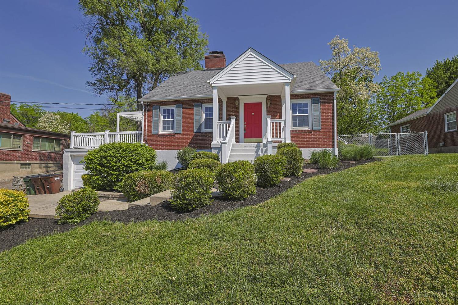 1965 Hunt Road Cincinnati, OH 45215 - Photo 2 of 45