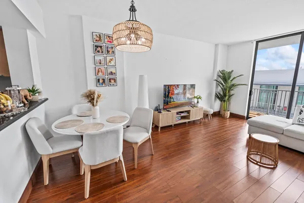 $252,900 | 140 South Dixie Highway, Unit 533, Hollywood, FL 33020