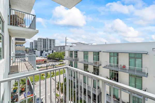 $252,900 | 140 South Dixie Highway, Unit 533, Hollywood, FL 33020