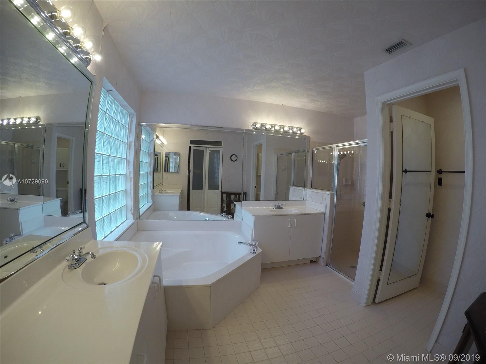 10772 Crescendo Circle Boca Raton, FL 33498 - Photo 16 of 38 Gallery Image 16