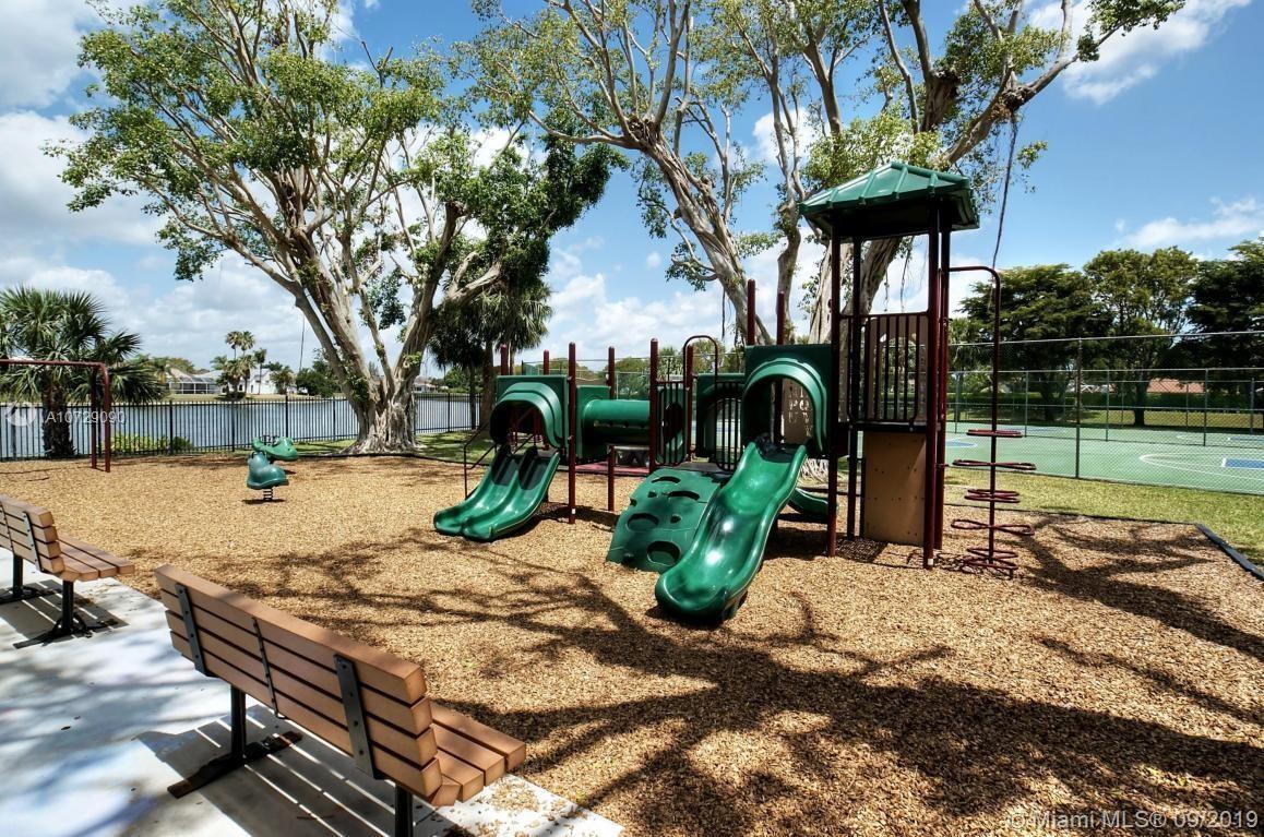 10772 Crescendo Circle Boca Raton, FL 33498 - Photo 29 of 38 Gallery Image 29