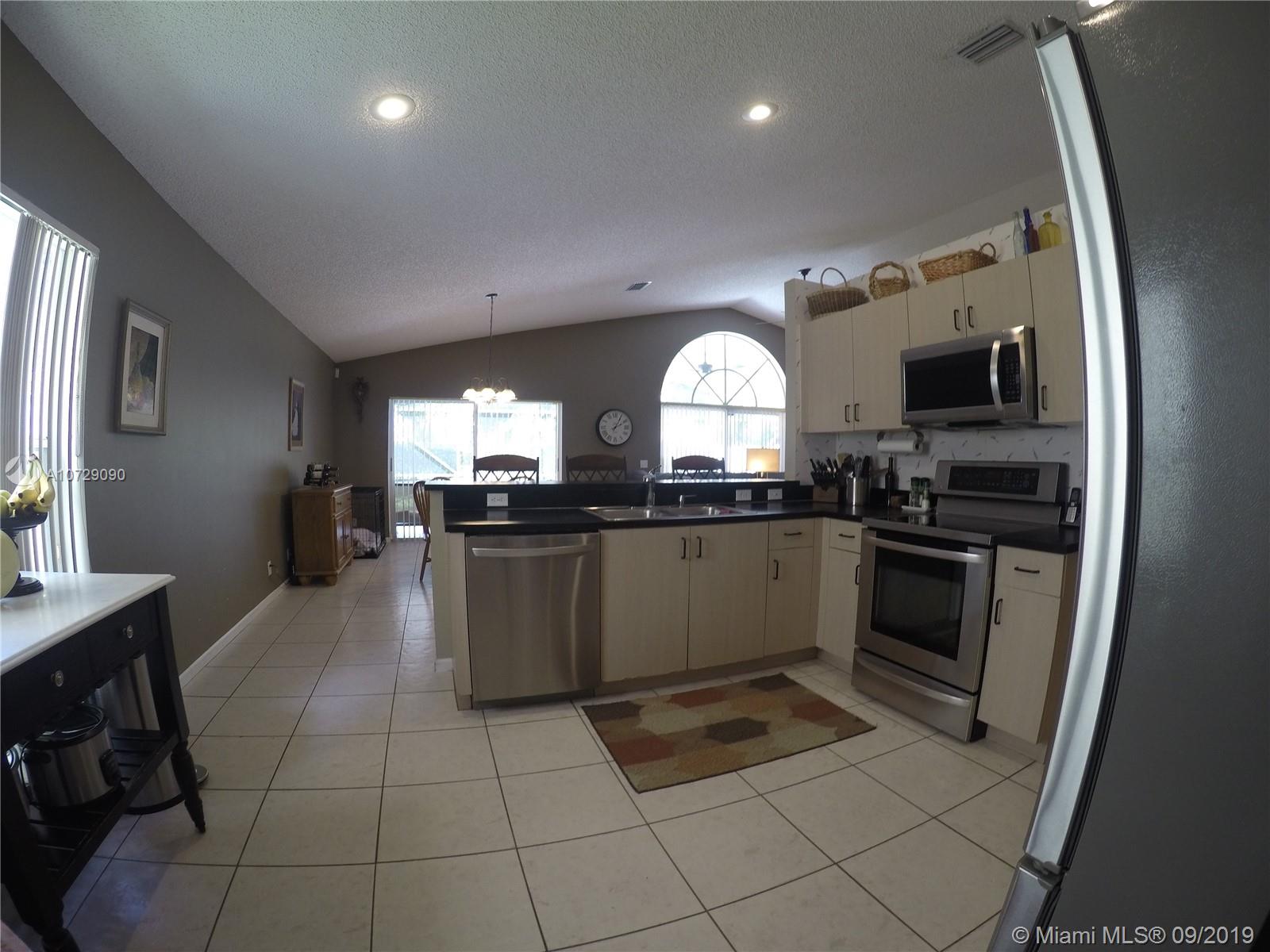 10772 Crescendo Circle Boca Raton, FL 33498 - Photo 10 of 38 Gallery Image 10