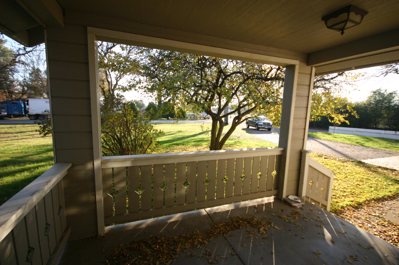 19516 Gas Point Road Cottonwood, CA 96022 - Photo 3 of 19 Front porch