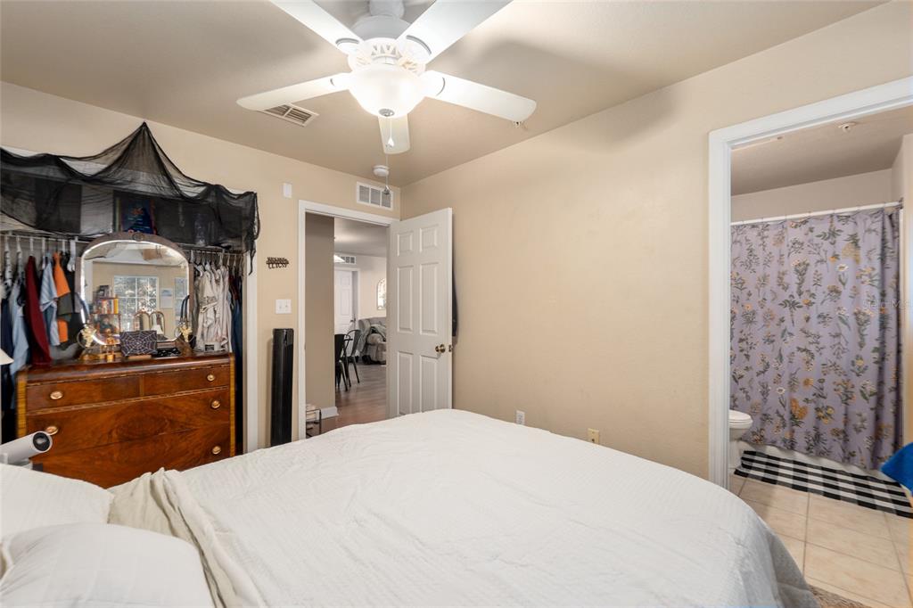 835 Southwest 9th Street, Unit 103 Gainesville, FL 32601 - Photo 26 of 37