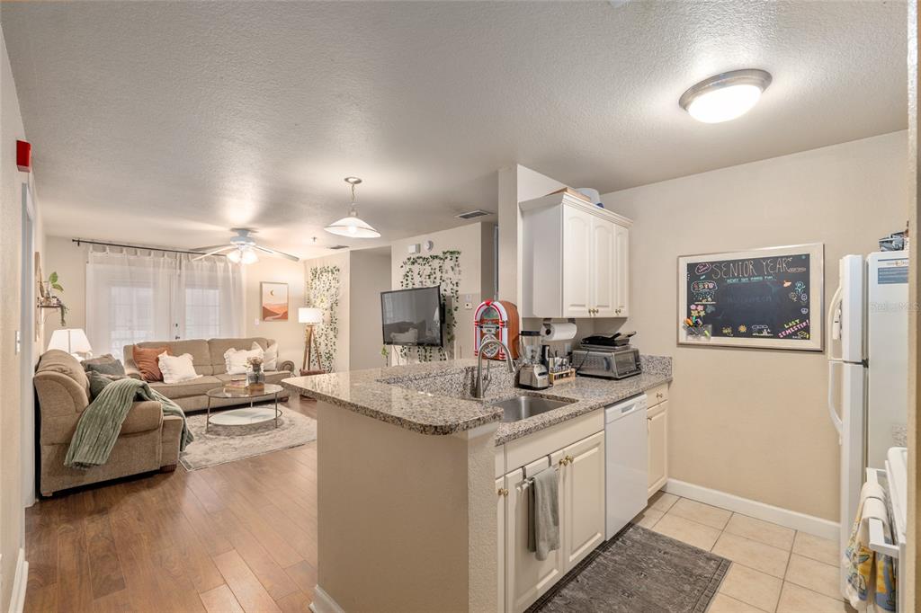 835 Southwest 9th Street, Unit 103 Gainesville, FL 32601 - Photo 3 of 37