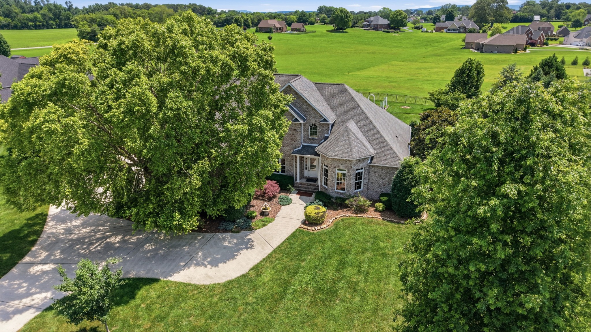 292 Ridgecrest Drive Winchester, TN 37398 - Photo 58 of 62 an aerial view of a house with yard and mountain view in back
