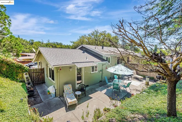 $1,398,800 | 2050 Donald Drive, Moraga, CA 94556
