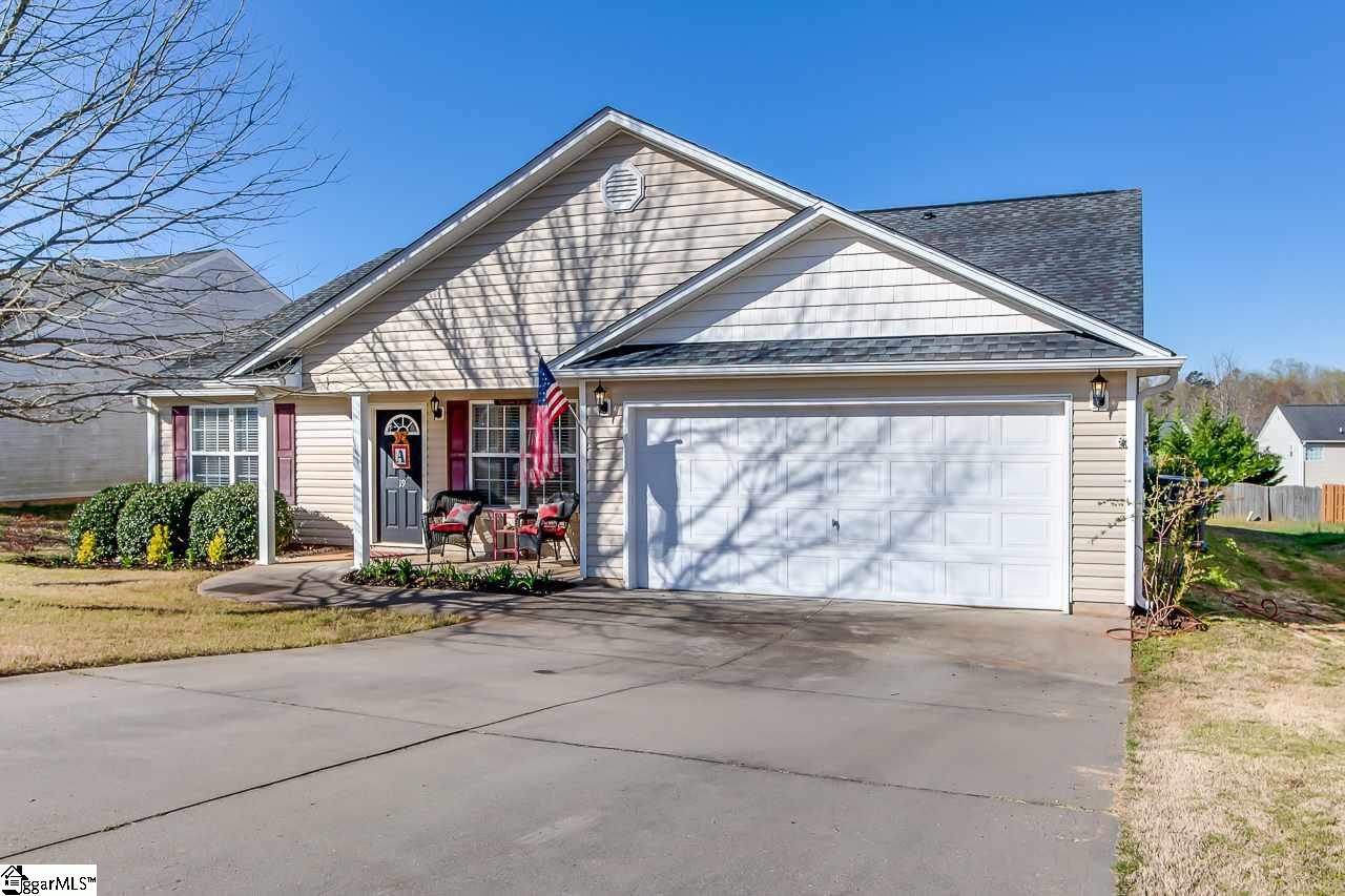 19 Catterick Way Fountain Inn, SC 29644 - Photo 3 of 34 Gallery Image 3