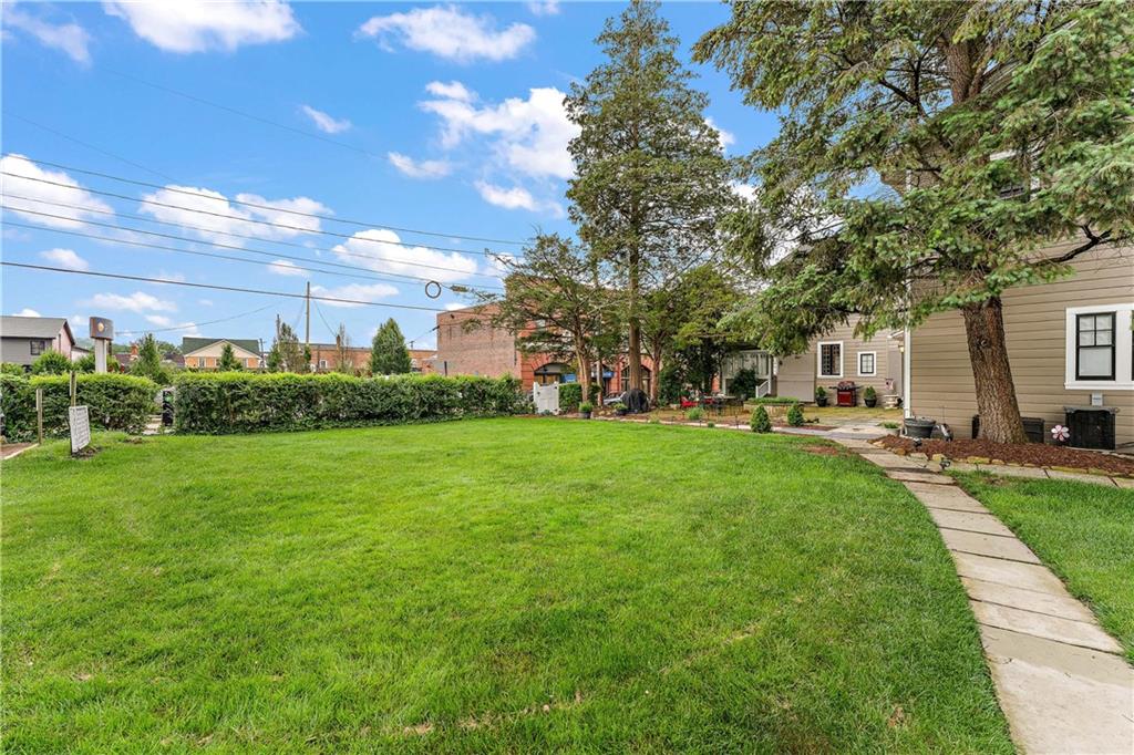501 Blackburn Road, Unit A Sewickley, PA 15143 - Photo 6 of 6 Backyard