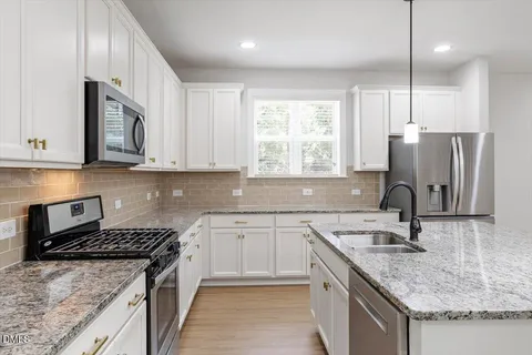 $550,000 | 2104 Temple Hills Way, Fuquay-Varina, NC 27526