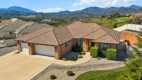 $589,900 | 878 Coggins Street, Redding, CA 96003