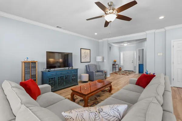 $589,900 | 878 Coggins Street, Redding, CA 96003