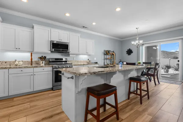 $589,900 | 878 Coggins Street, Redding, CA 96003