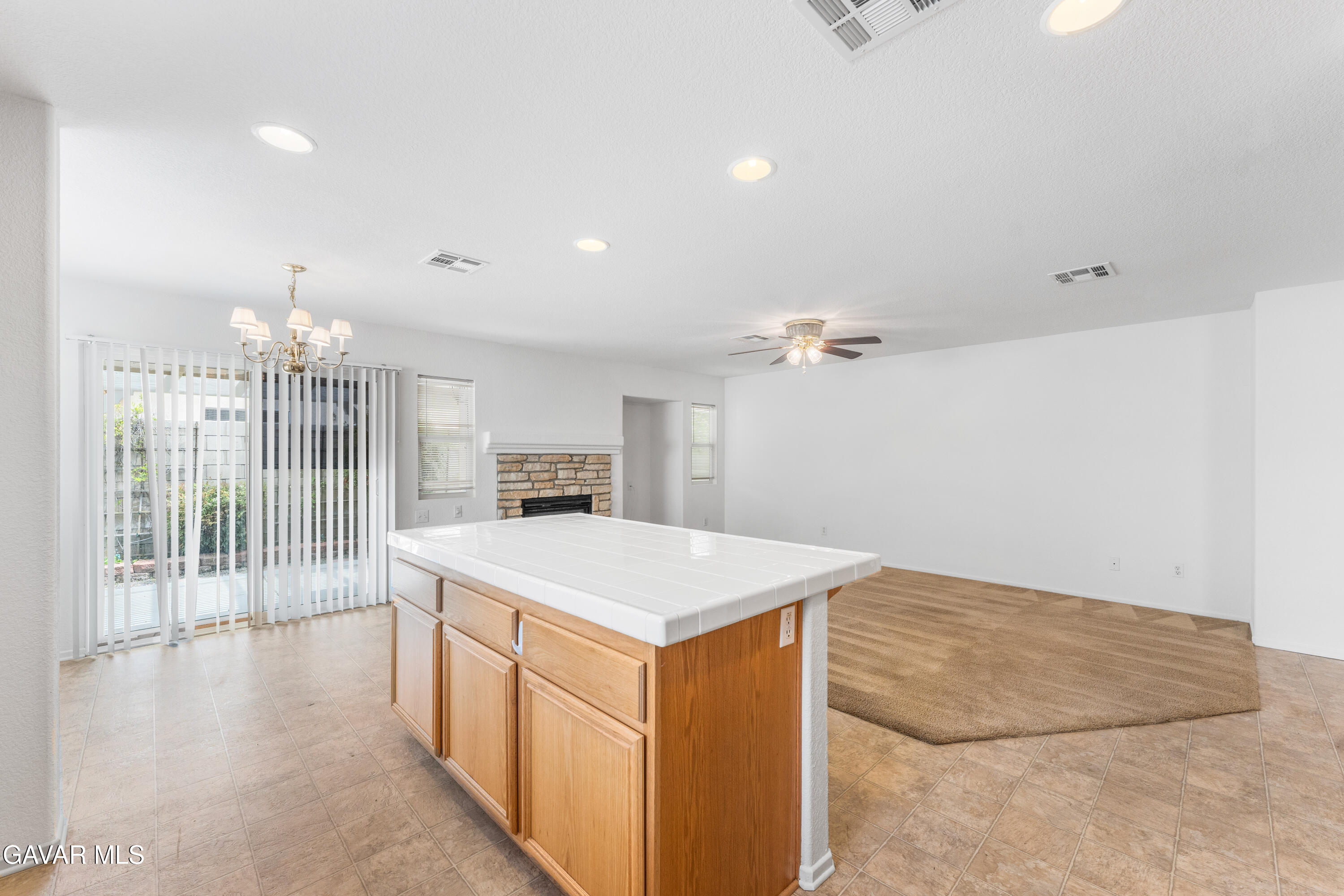 45334 Stadium Lane Lancaster, CA 93535 - Photo 11 of 36 a very nice looking room with a kitchen