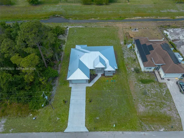 $2,250 | 417 Paddock Street, Lehigh Acres, FL 33974