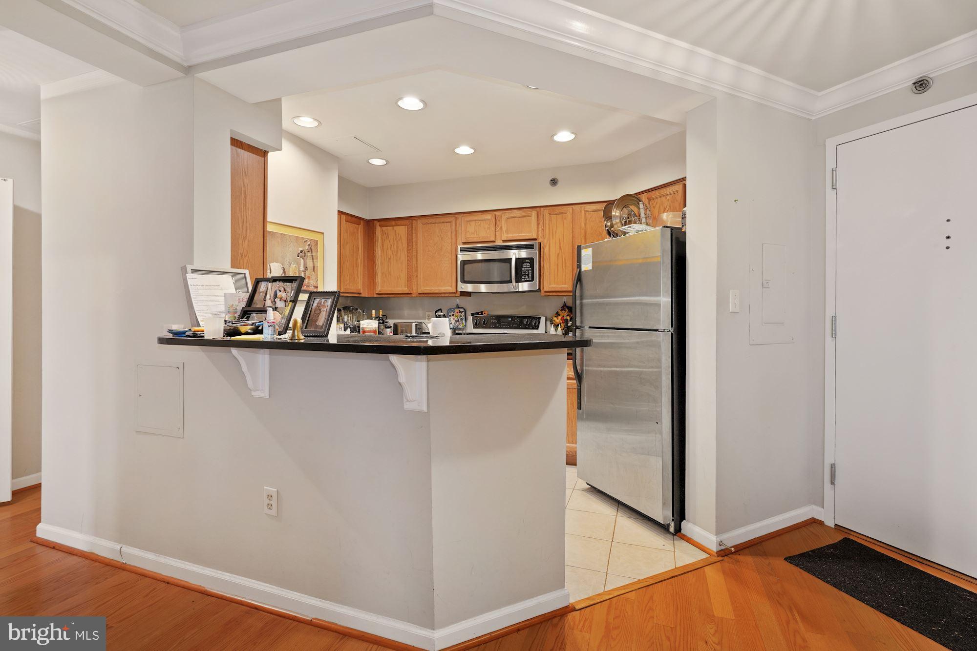 1230 23rd Street Northwest, Unit 909 Washington, DC 20037 - Photo 24 of 30 Kitchen
