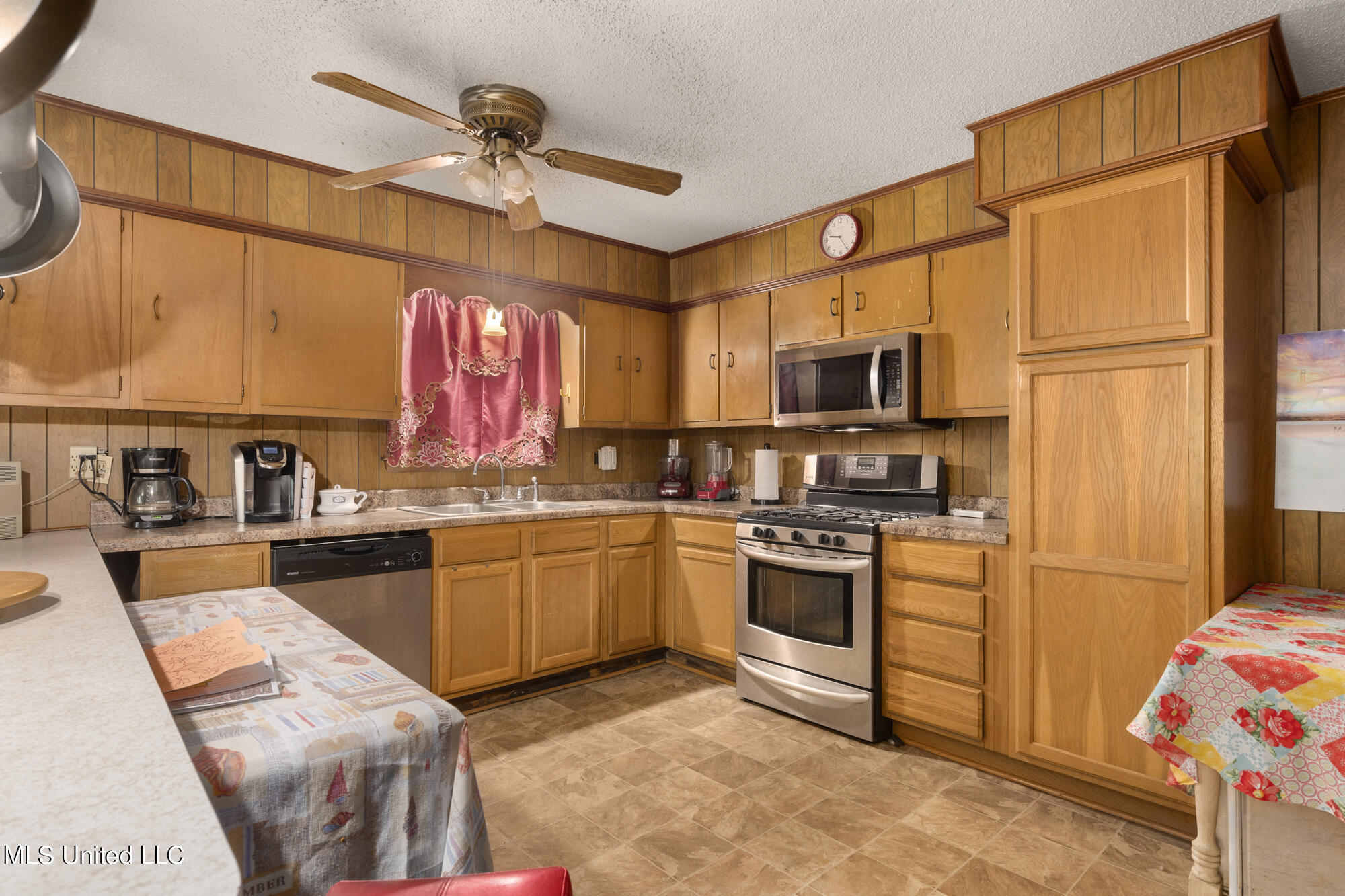 22472 Bells Ferry Road Pass Christian, MS 39571 - Photo 10 of 33 16_ ghubphoto_015.jpg