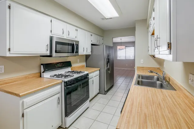 $1,800 | 11205 Slippery Elm Trail, Austin, TX 78750