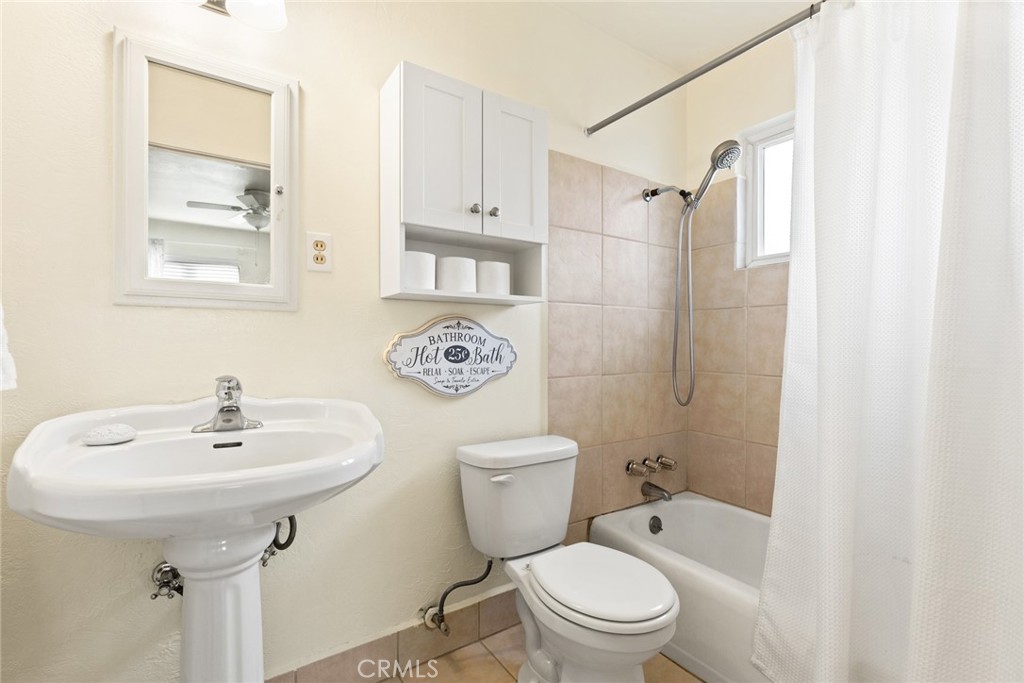 837 Alice Lane Chico, CA 95926 - Photo 14 of 22 Primary Bath