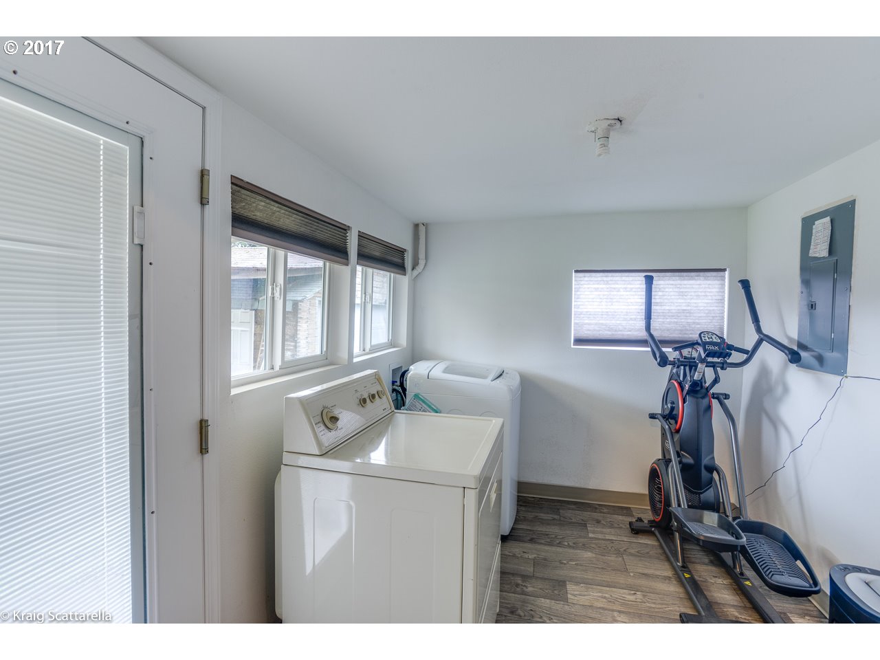 8631 Southeast Jannsen Road Portland, OR 97267 - Photo 12 of 25 Gallery Image 12