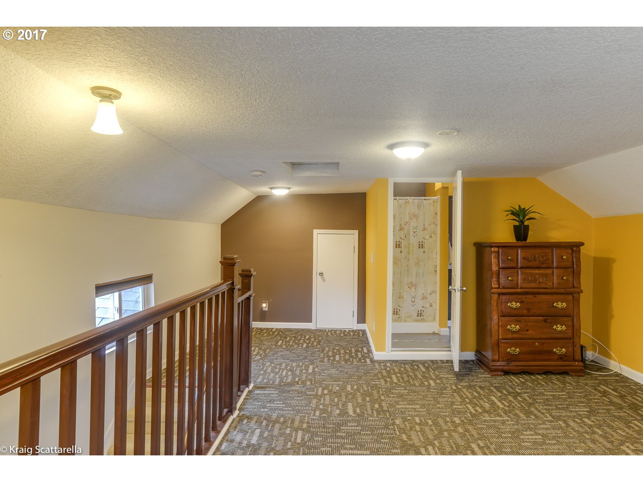 8631 Southeast Jannsen Road Portland, OR 97267 - Photo 16 of 25 Gallery Image 16