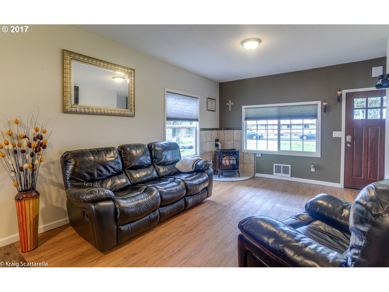 8631 Southeast Jannsen Road Portland, OR 97267 - Photo 3 of 25 Gallery Image 3