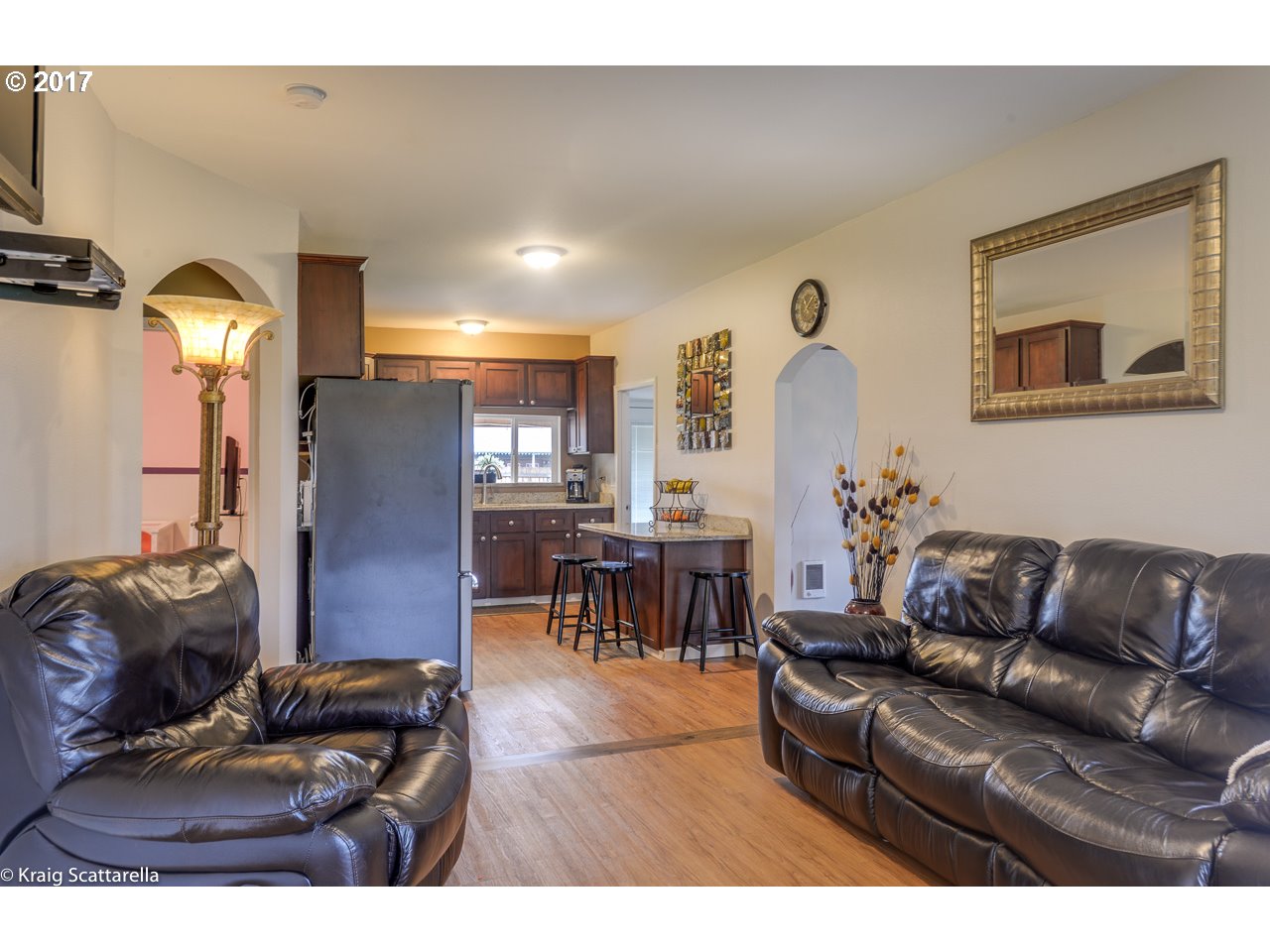8631 Southeast Jannsen Road Portland, OR 97267 - Photo 4 of 25 Gallery Image 4