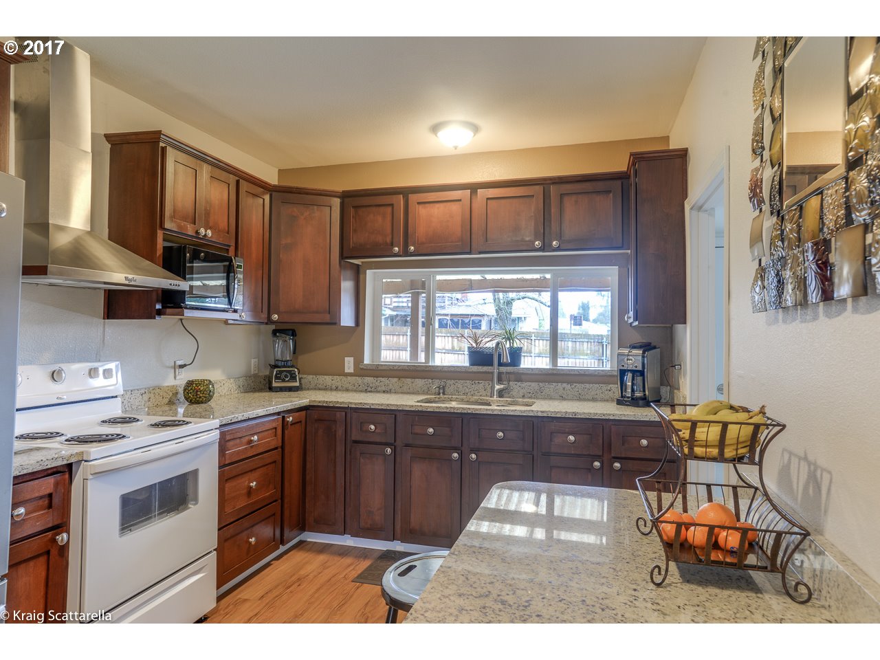 8631 Southeast Jannsen Road Portland, OR 97267 - Photo 6 of 25 Gallery Image 6