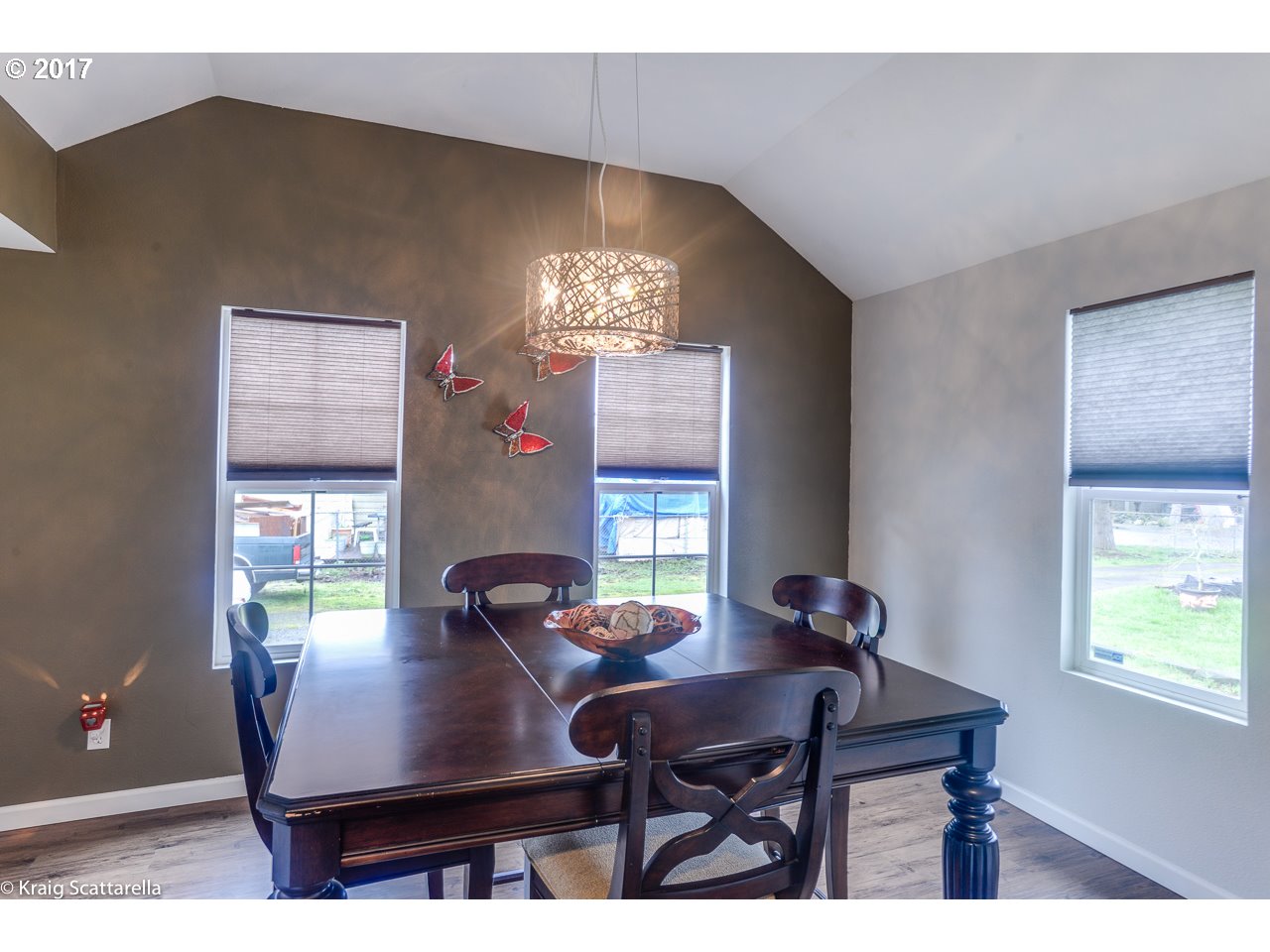 8631 Southeast Jannsen Road Portland, OR 97267 - Photo 9 of 25 Gallery Image 9