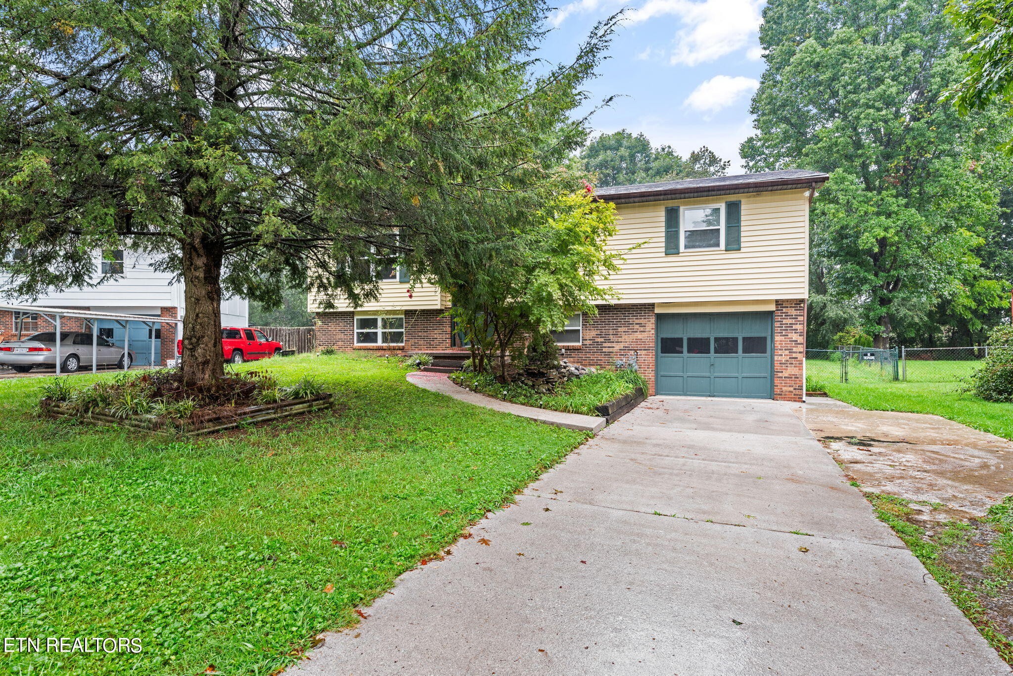 129 Blue Ridge Lane Seymour, TN 37865 - Photo 2 of 27 Gallery Image 2