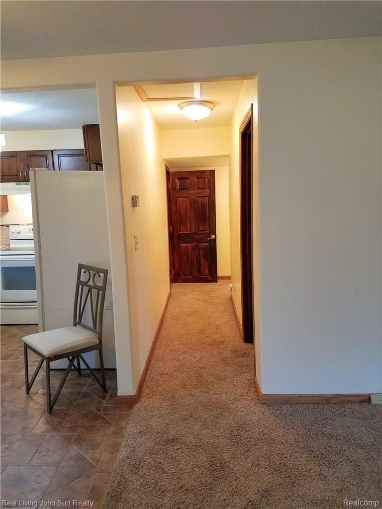 722 North Conklin Road Lake Orion, MI 48362 - Photo 7 of 22 20170103_114644.jpg
