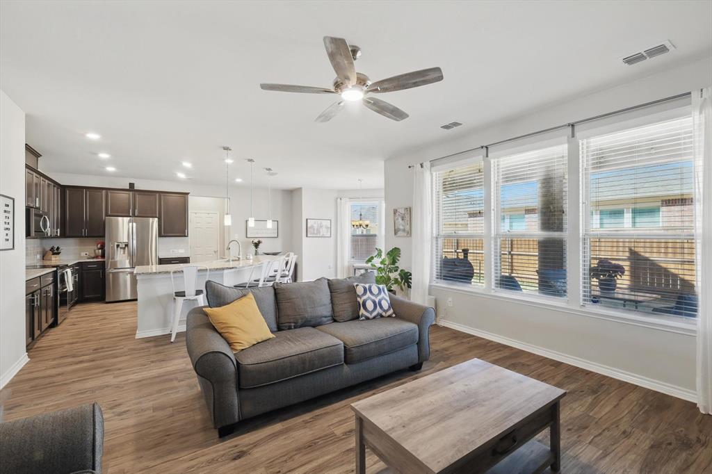 10213 Fox Grove Court Fort Worth, TX 76131 - Photo 7 of 40