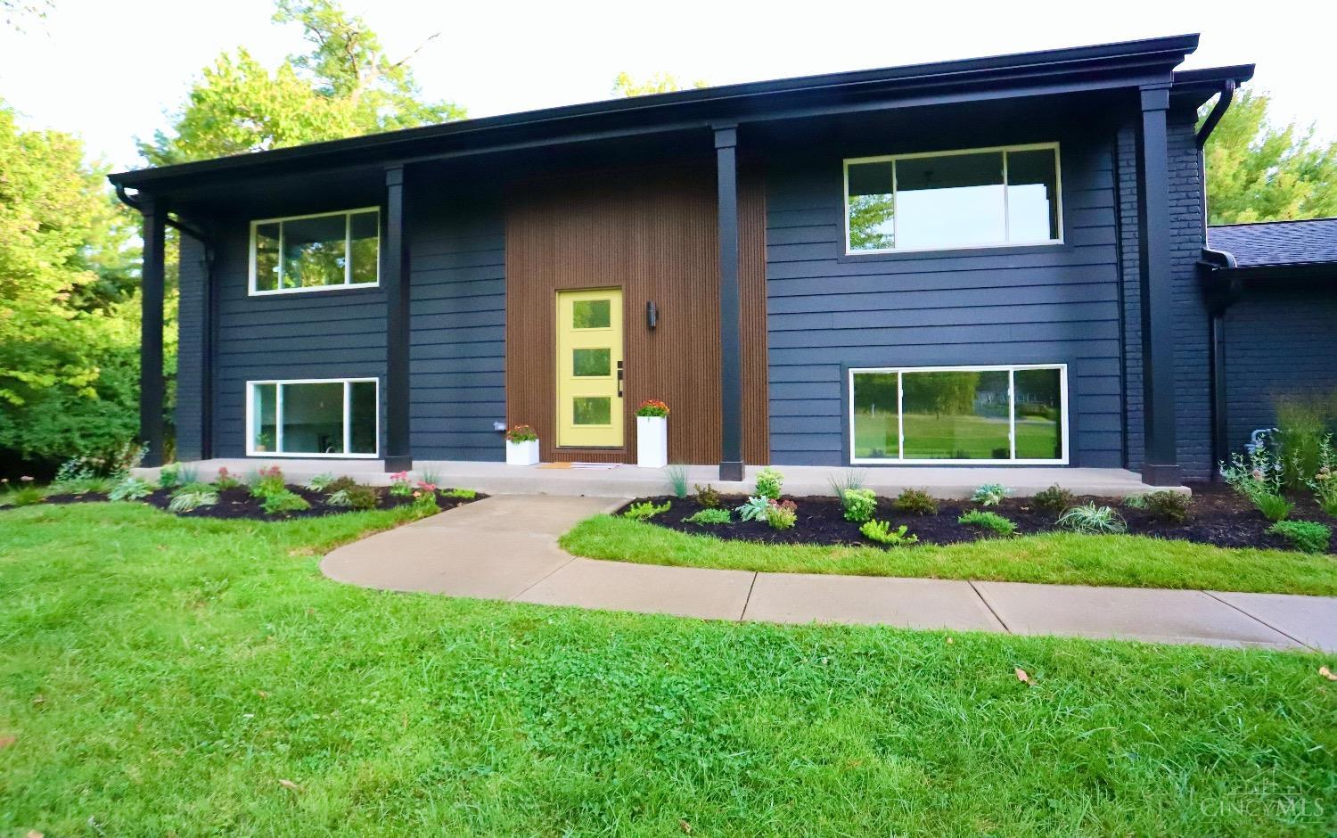 3381 East Galbraith Road Amberley, OH 45236 - Photo 2 of 42