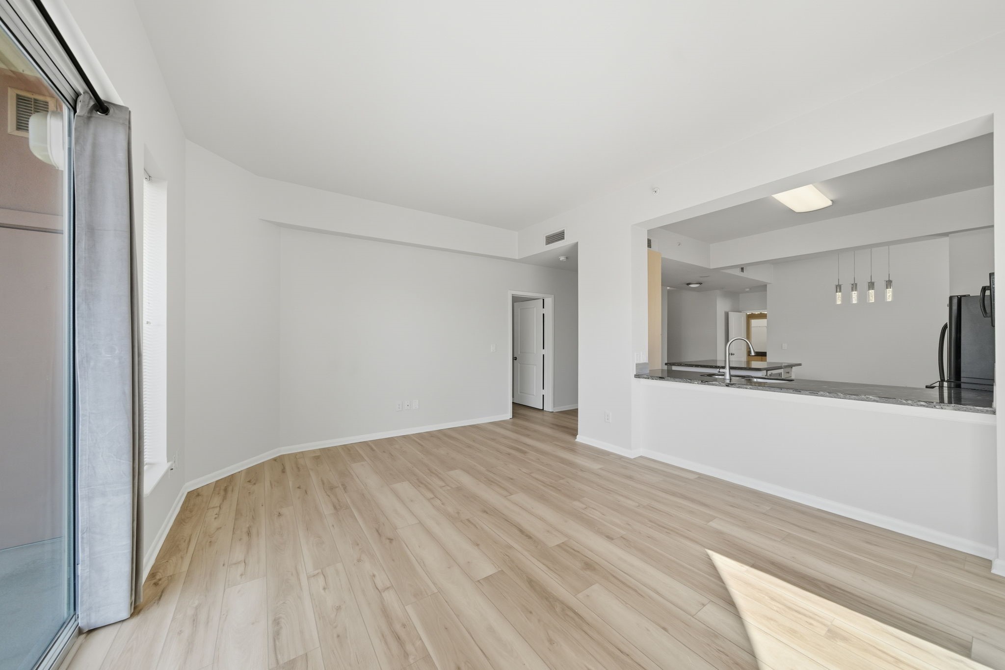 3505 Sage Road, Unit 202 Houston, TX 77056 - Photo 3 of 22