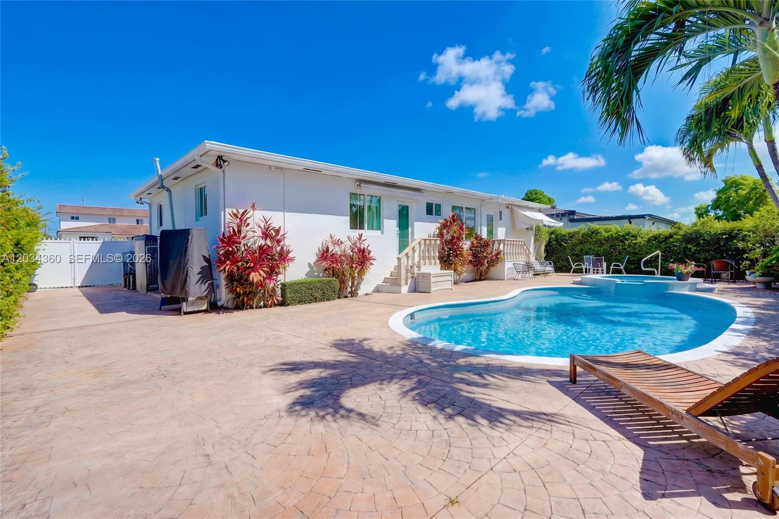 2131 Southwest 82nd Place Miami, FL 33155 - Photo 4 of 23