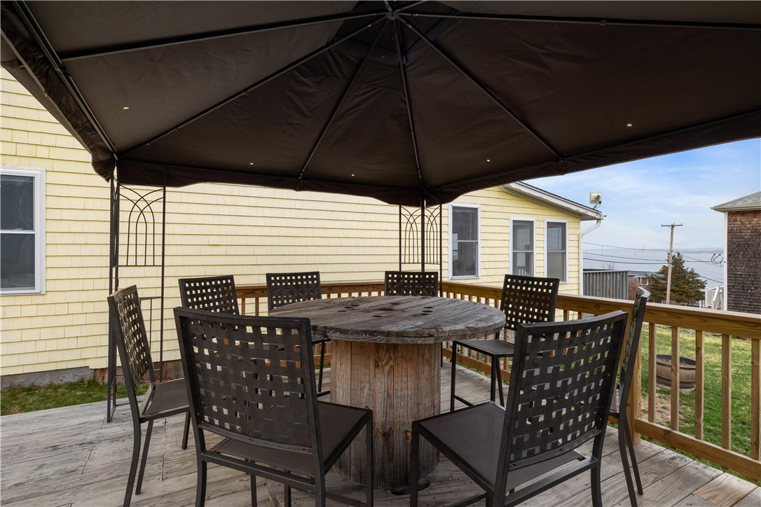 26 Pier Road Portsmouth, RI 02872 - Photo 4 of 39 Gallery Image 4