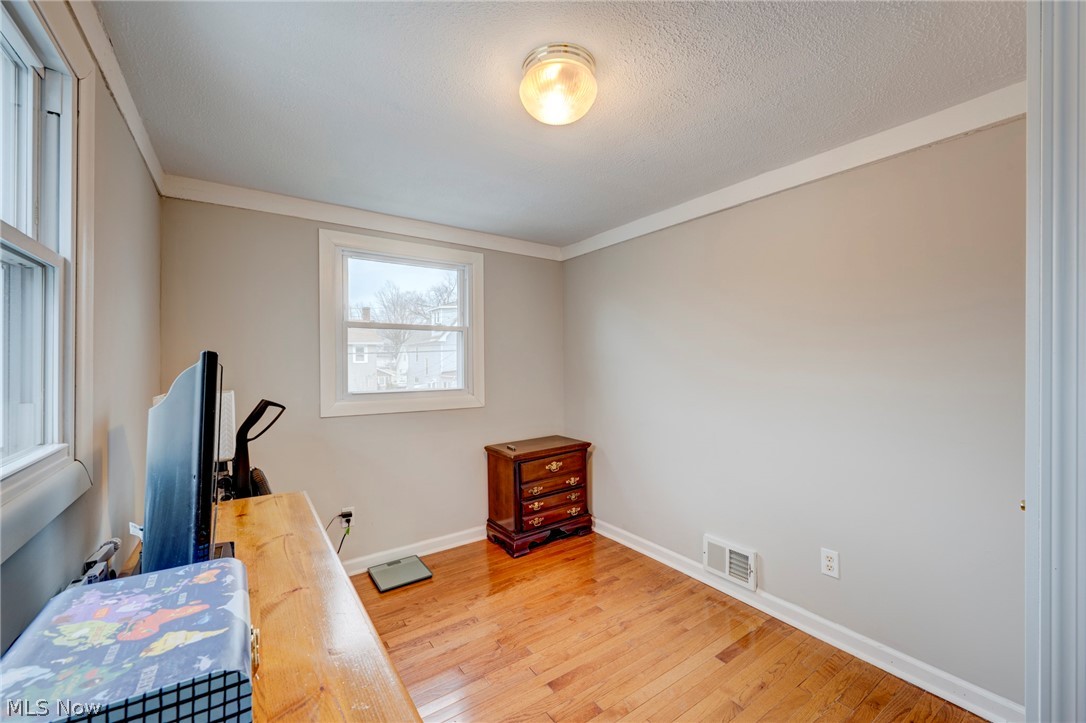 17817 Ingleside Road Cleveland, OH 44119 - Photo 11 of 29 Gallery Image 11